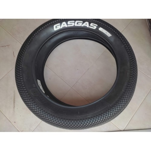 НОВИ външни гуми за фет байк GASGAS 20 цола